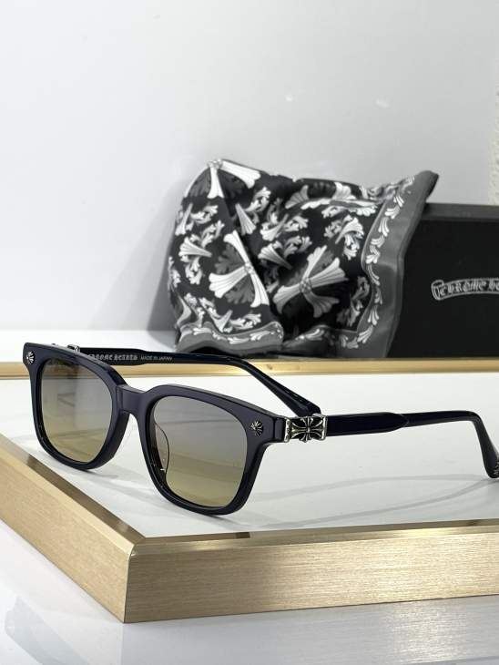 Picture of Chrome Hearts Sunglasses _SKUfw71074558fw